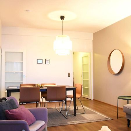 רובניימי Cozy And Bright 2-Bedroom Apartment Washer And Dryer, King Size Bed מראה חיצוני תמונה