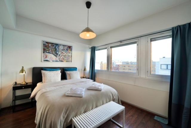 רובניימי Cozy And Bright 2-Bedroom Apartment Washer And Dryer, King Size Bed מראה חיצוני תמונה
